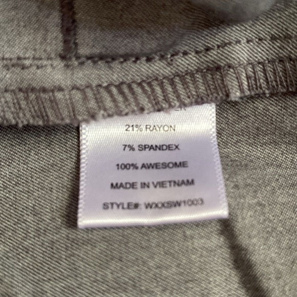 Figs scrub top - Picture 4 of 4